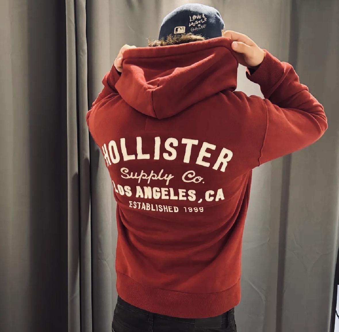 Röd Hollister-hoodie